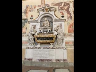 フィレンツェのサンタ・クローチェ聖堂にて☆ガリレオガリレイの墓の他にレオナルドダヴィンチの墓も…先人達の偉大さを感じます!!